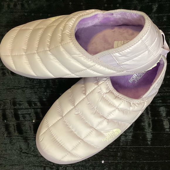 The North Face Winter Lavender Quilted Slip On Mules 10 - Picture 1 of 13